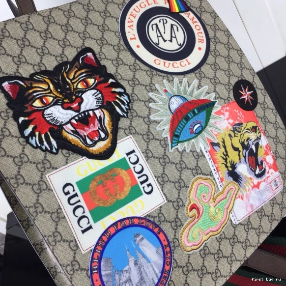 First bag ru Ophidia Gucci Tote 0809